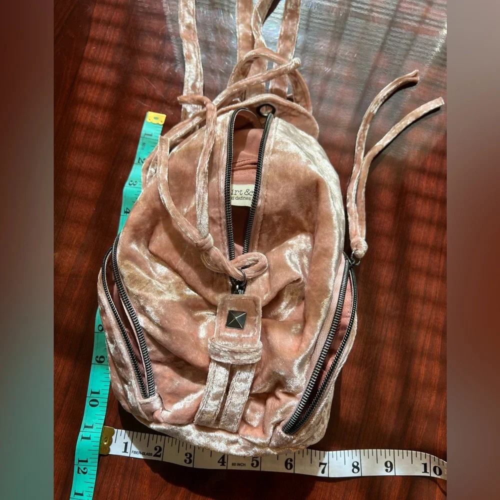 Velvet Pink Backpack - Picture 5 of 6